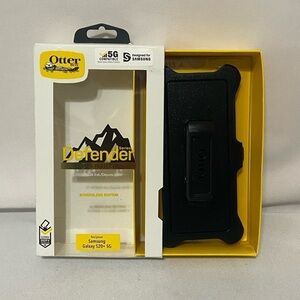Otter Box NEW IN BOX Defender rugged protection screenless series phone case